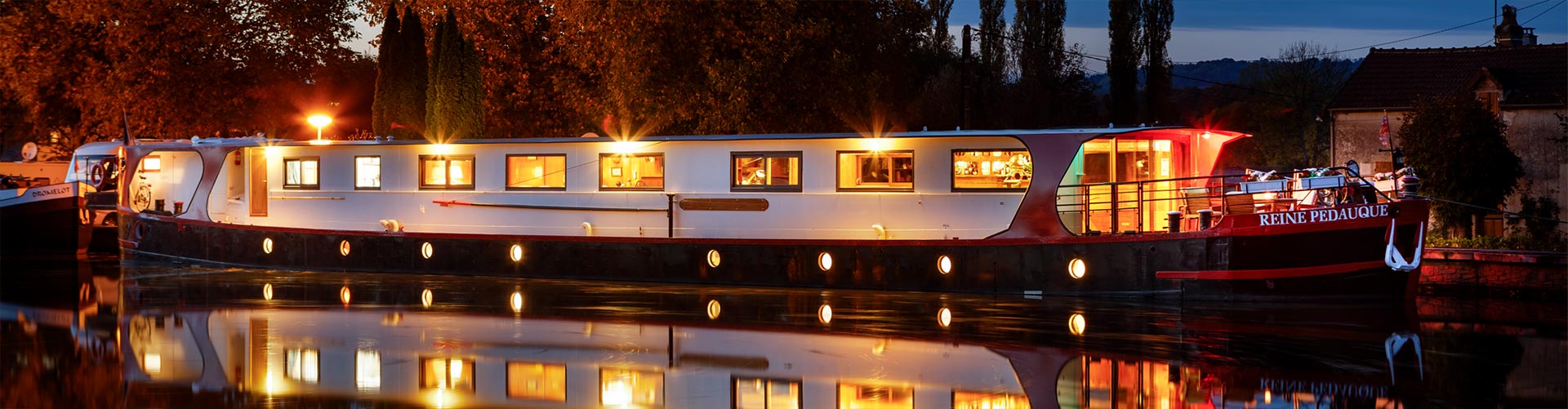 La Reine Pedauque mooring in Vandenesse