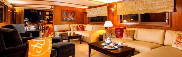 Salon of the MS Reine Pedauque